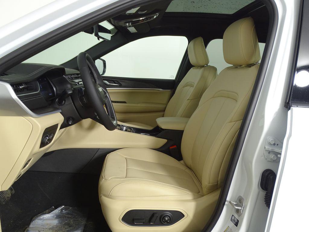 new 2025 Jeep Grand Cherokee L car, priced at $49,637