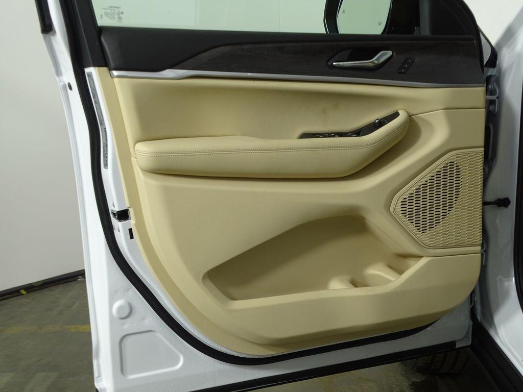 new 2025 Jeep Grand Cherokee L car, priced at $49,637