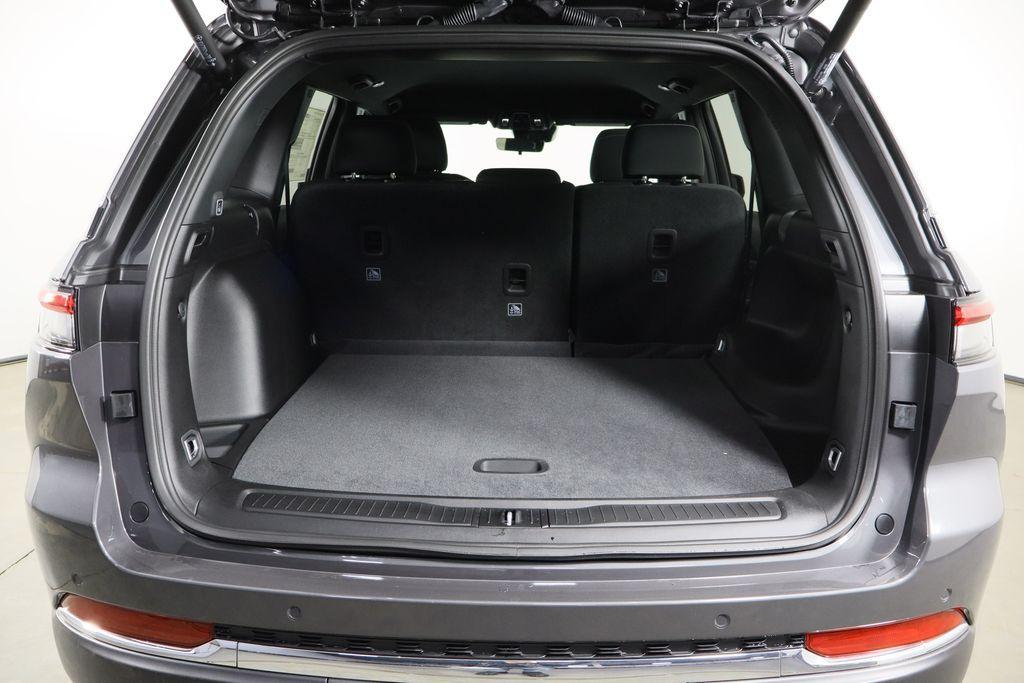 new 2025 Jeep Grand Cherokee car, priced at $32,605