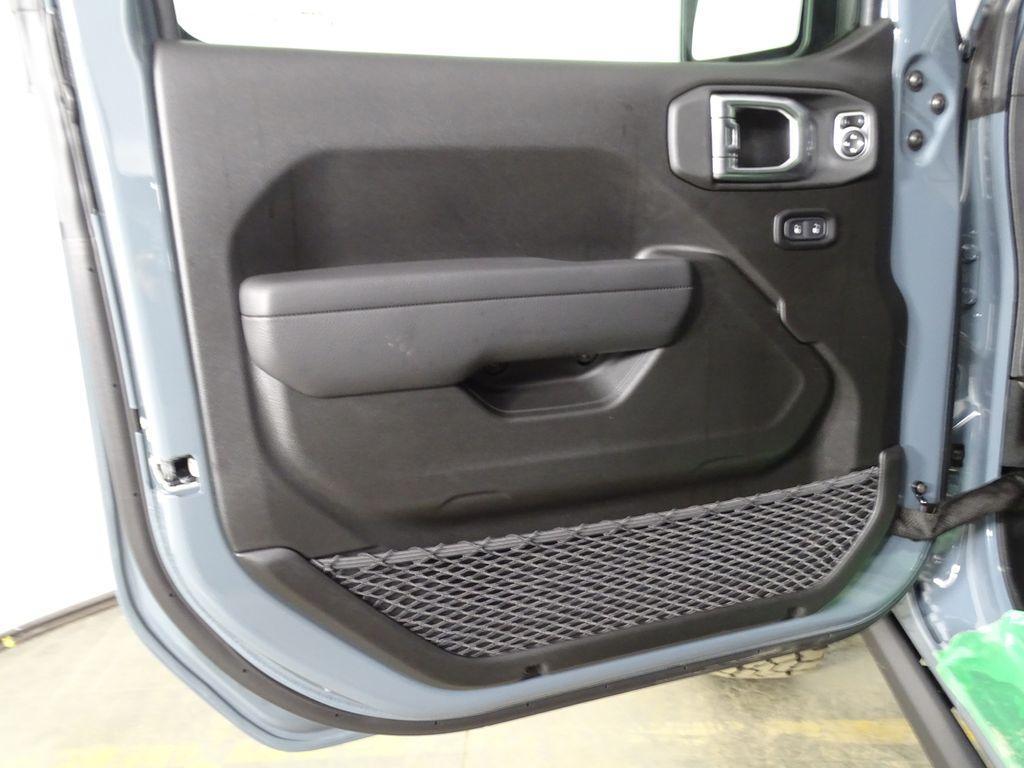 new 2026 Jeep Gladiator car, priced at $49,947