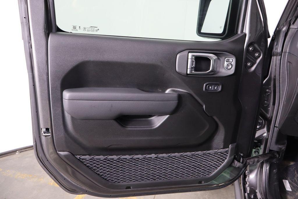 new 2026 Jeep Gladiator car, priced at $50,775