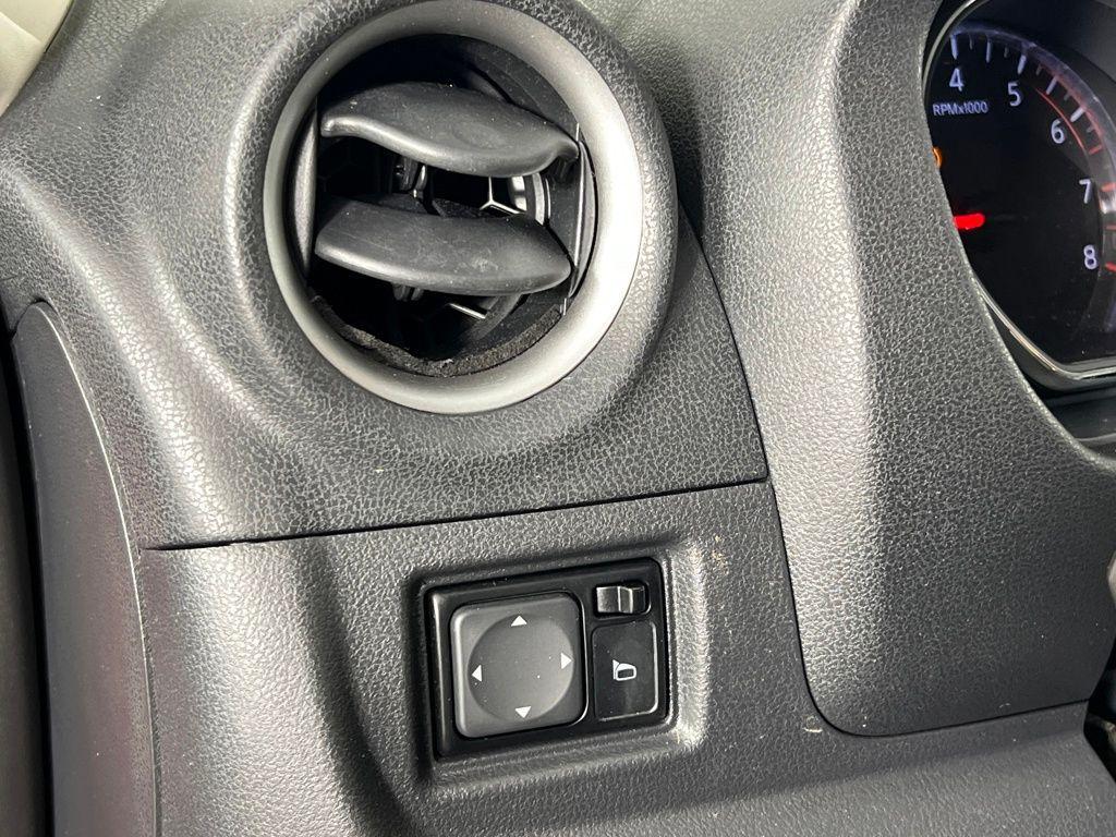 used 2015 Nissan Versa Note car, priced at $6,600