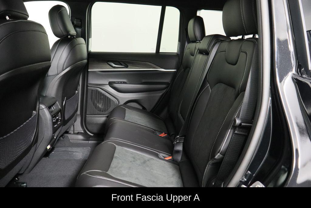 new 2026 Jeep Grand Cherokee car, priced at $42,601