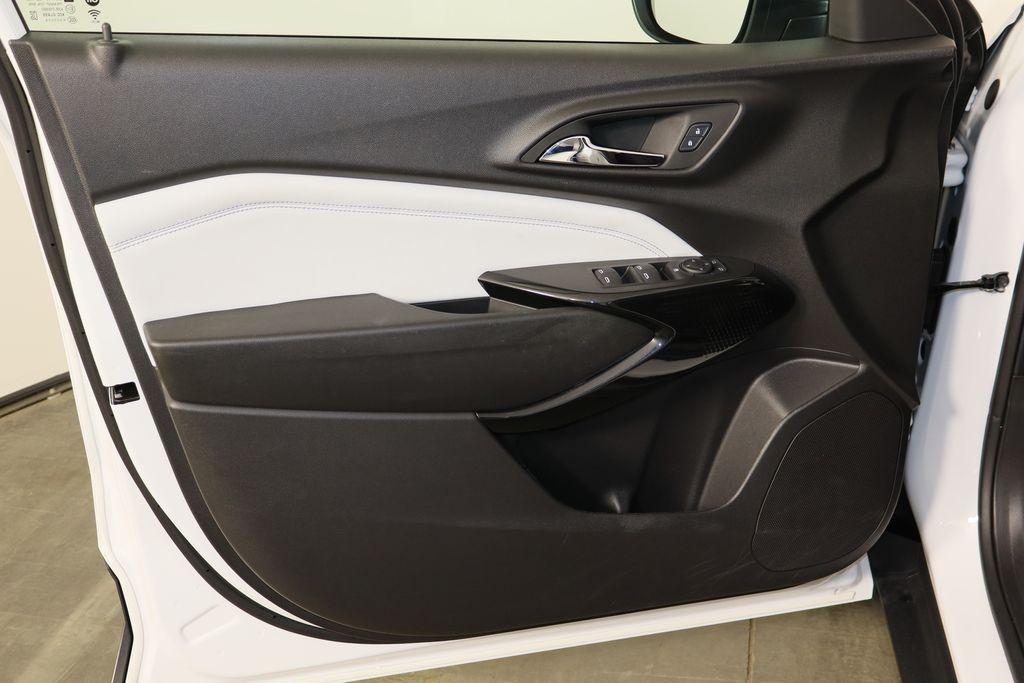 used 2025 Chevrolet Trax car, priced at $20,700