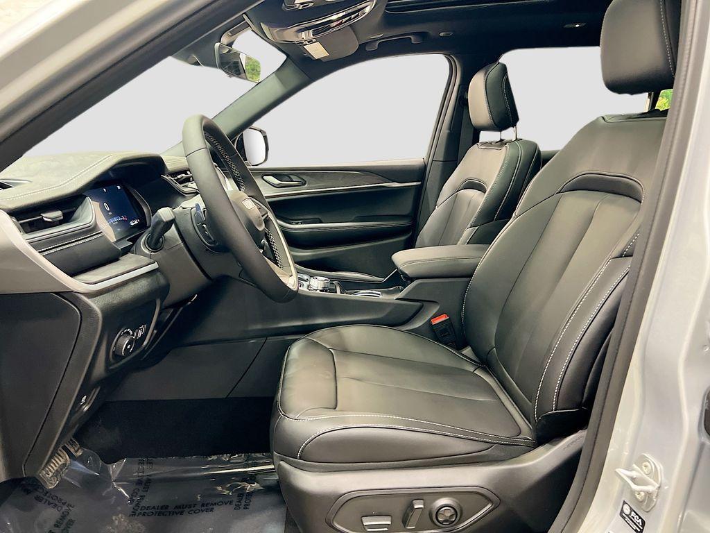 new 2025 Jeep Grand Cherokee L car, priced at $49,228