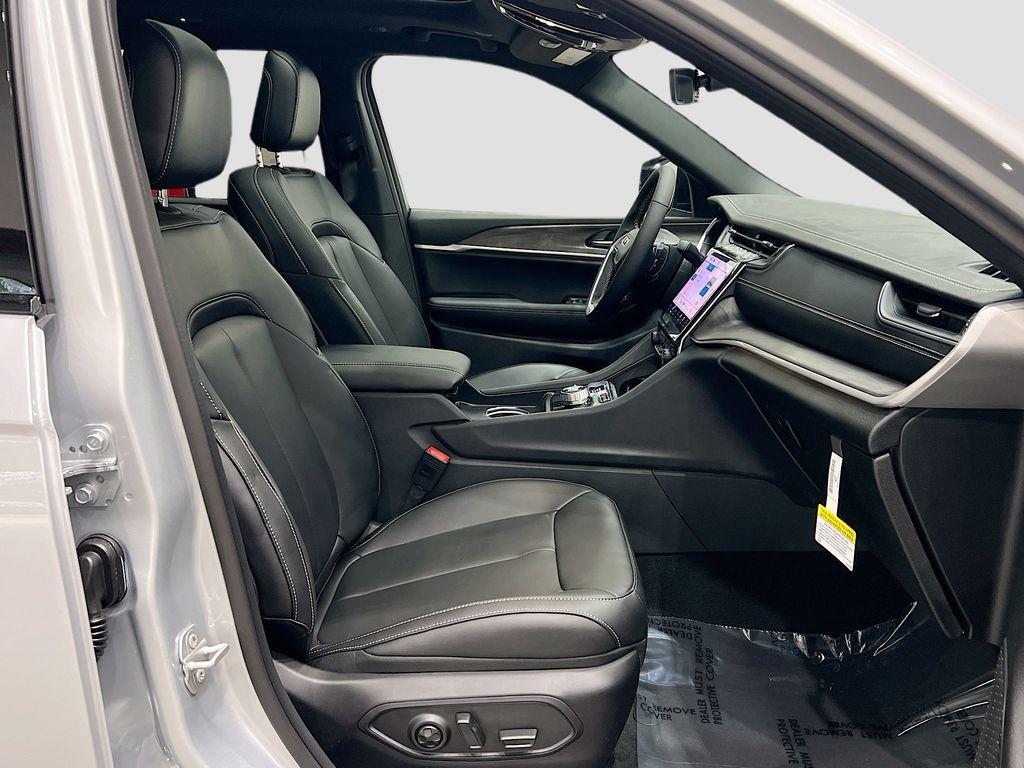 new 2025 Jeep Grand Cherokee L car, priced at $49,228