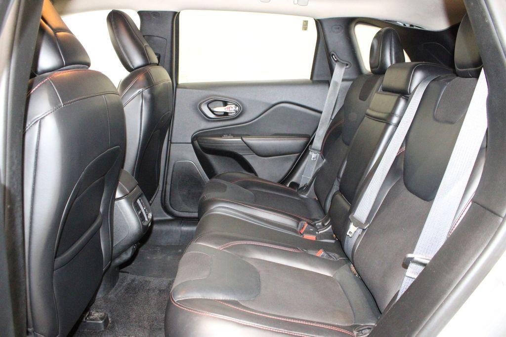 used 2016 Jeep Cherokee car, priced at $10,150