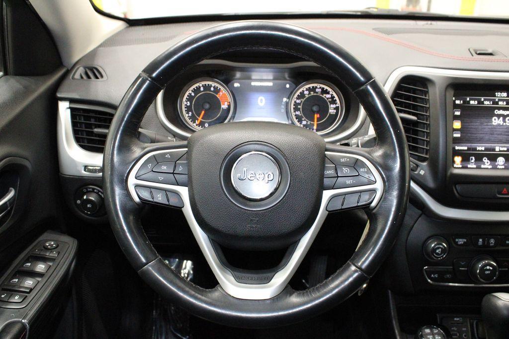 used 2016 Jeep Cherokee car, priced at $10,150