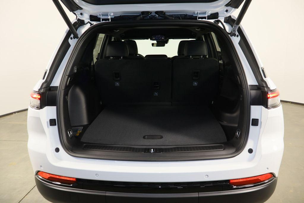 new 2025 Jeep Grand Cherokee car, priced at $38,521