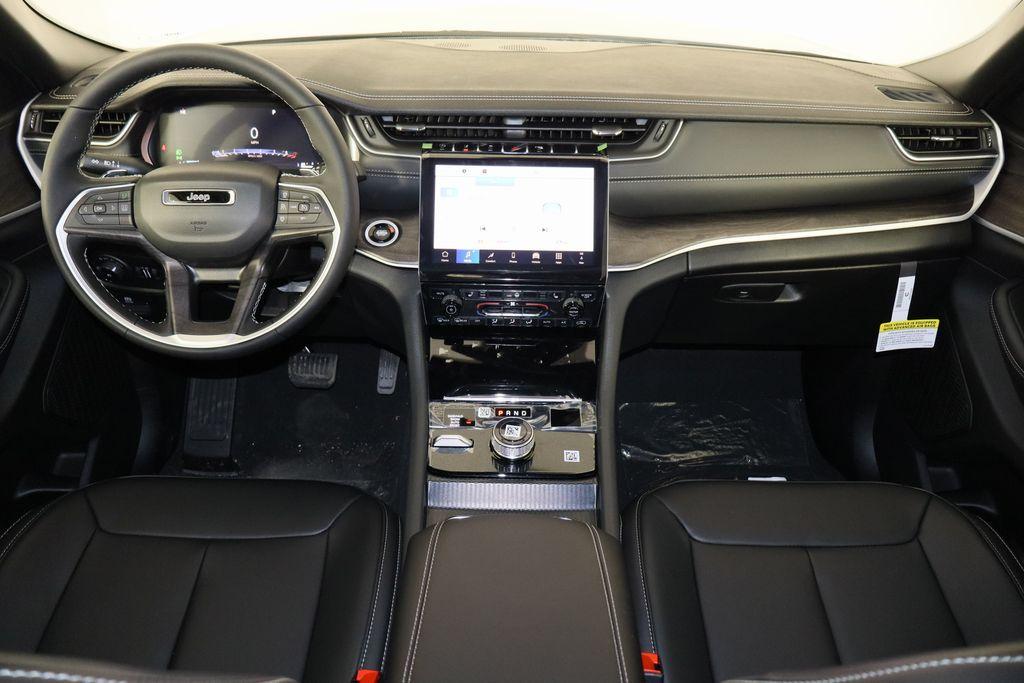 new 2025 Jeep Grand Cherokee car, priced at $38,521