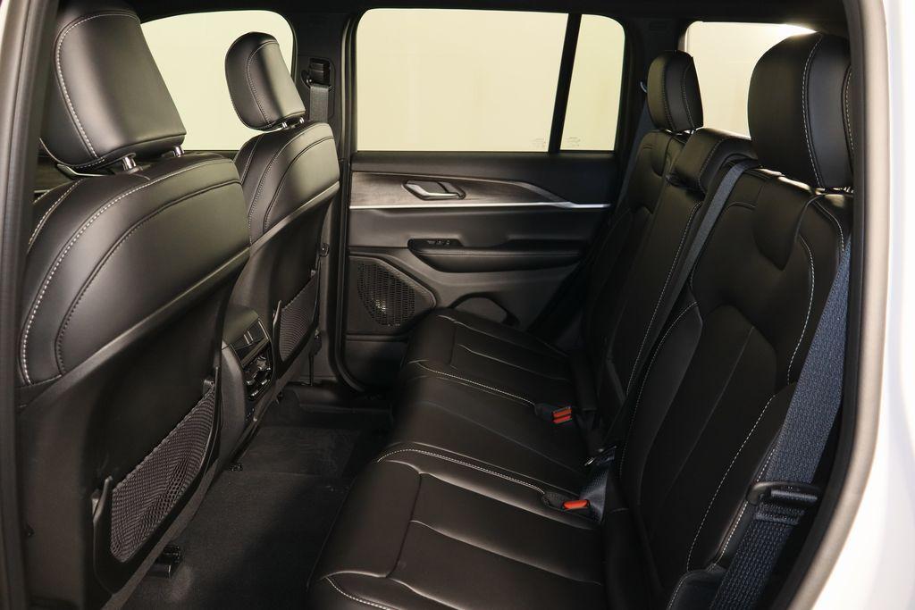 new 2025 Jeep Grand Cherokee car, priced at $38,521