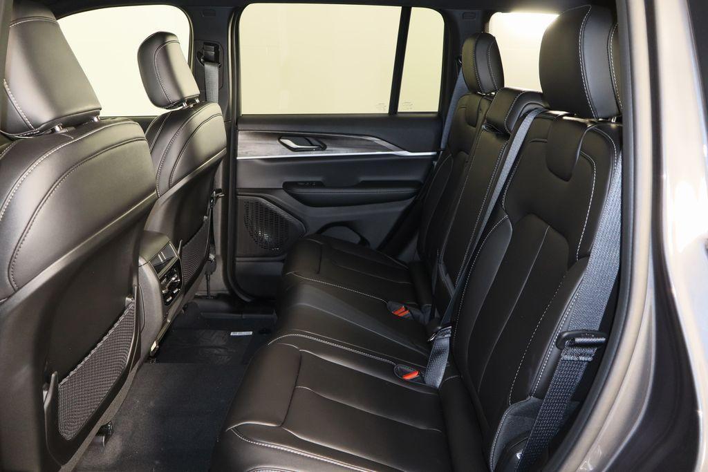 new 2025 Jeep Grand Cherokee car, priced at $42,219