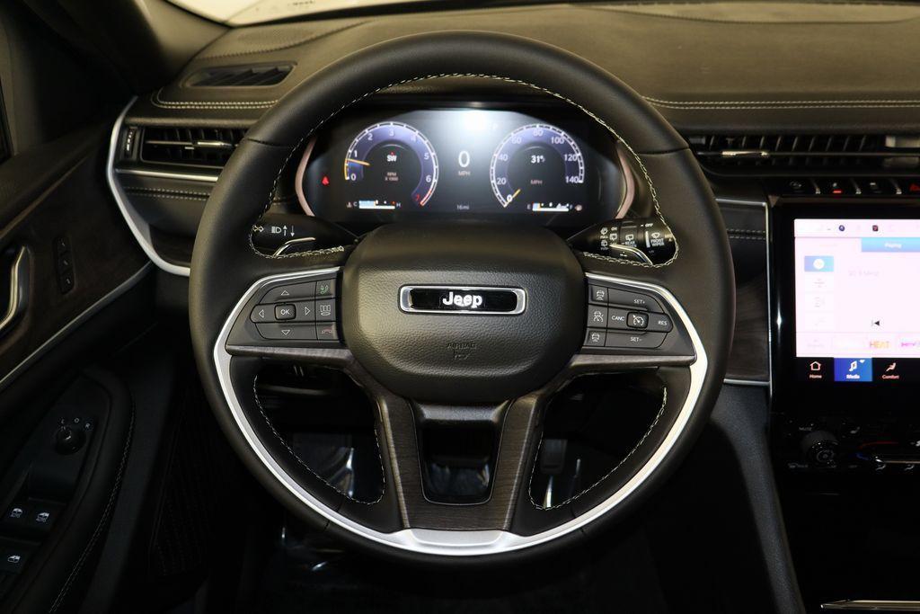 new 2025 Jeep Grand Cherokee car, priced at $42,219