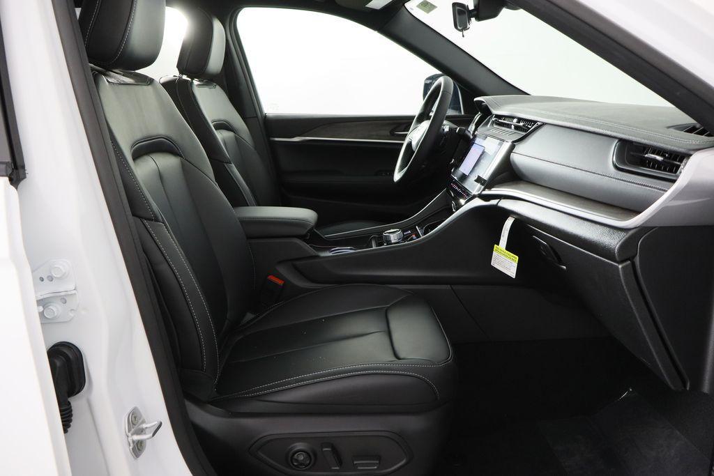 new 2026 Jeep Grand Cherokee car, priced at $46,347