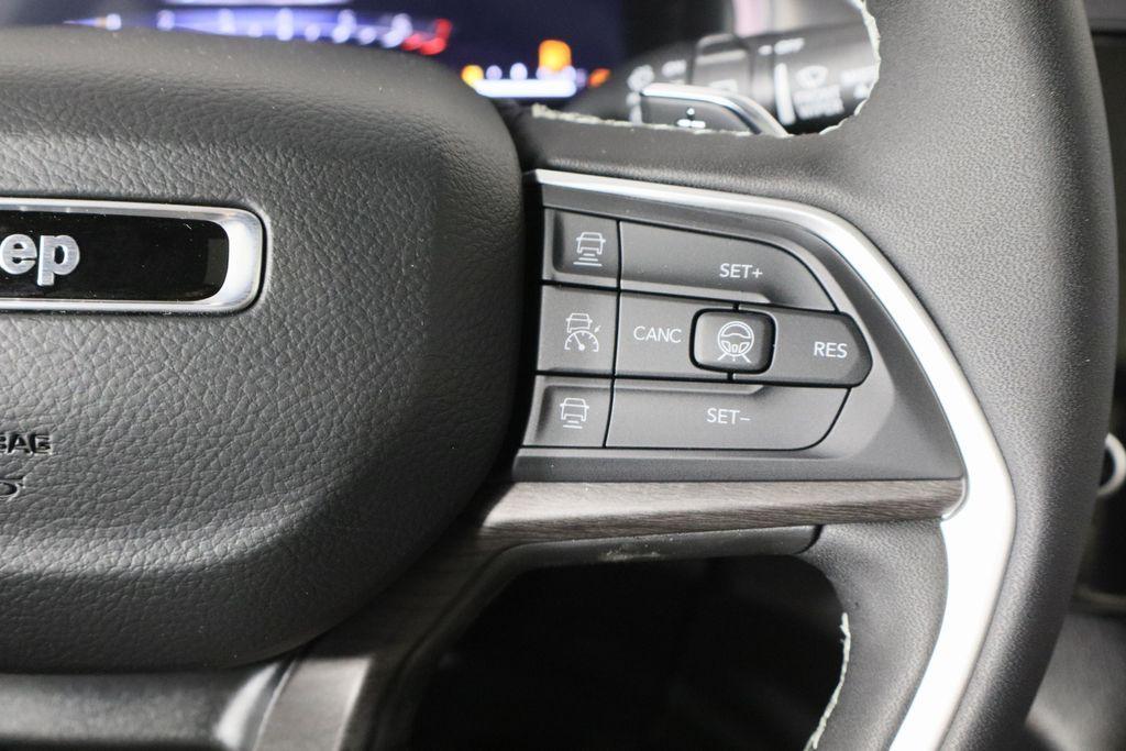 new 2026 Jeep Grand Cherokee car, priced at $46,347