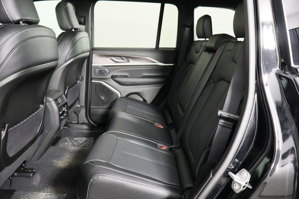 new 2026 Jeep Grand Cherokee car, priced at $52,162