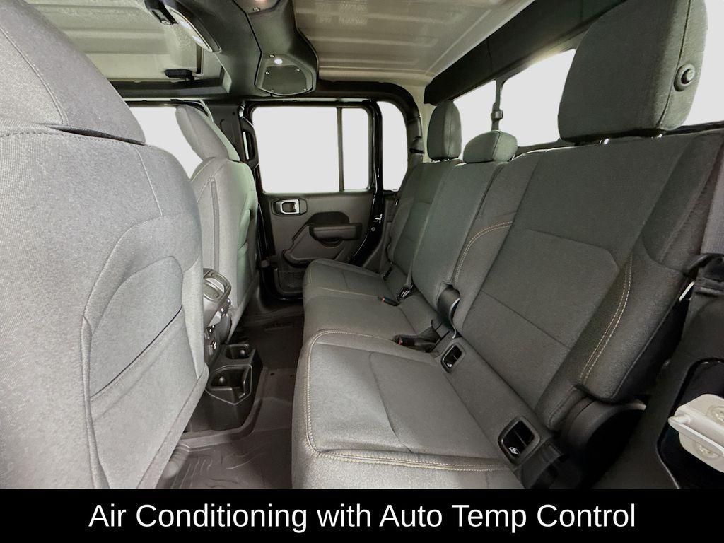 new 2026 Jeep Gladiator car, priced at $48,420