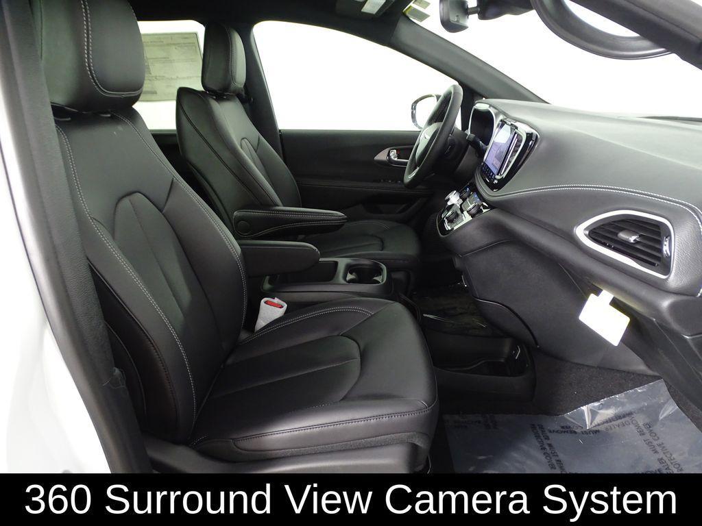 new 2026 Chrysler Pacifica car, priced at $43,594