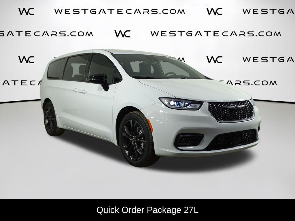 new 2026 Chrysler Pacifica car, priced at $43,594