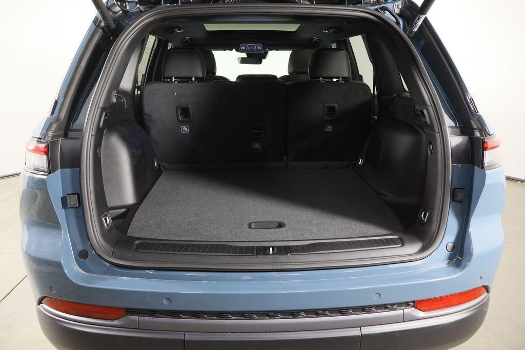 new 2026 Jeep Grand Cherokee car, priced at $46,347