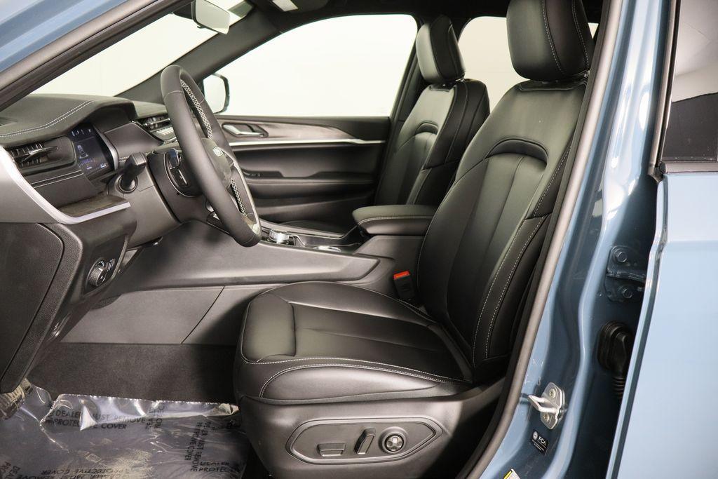 new 2026 Jeep Grand Cherokee car, priced at $46,347