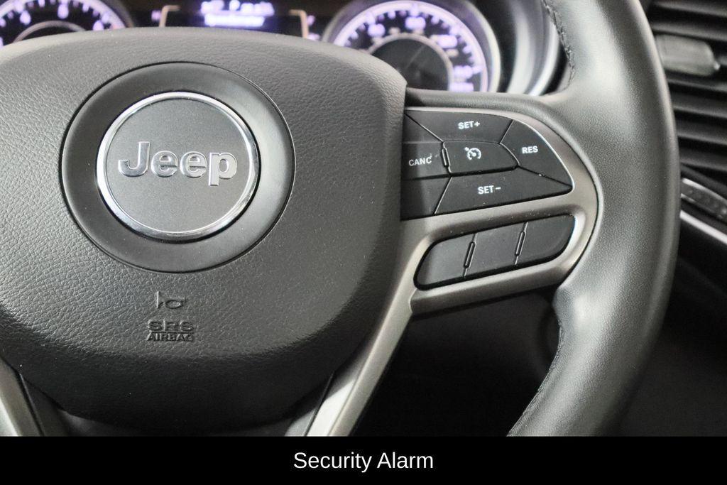 used 2020 Jeep Cherokee car, priced at $10,400