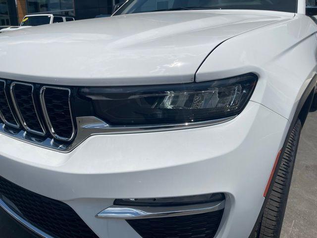 new 2024 Jeep Grand Cherokee car, priced at $50,680