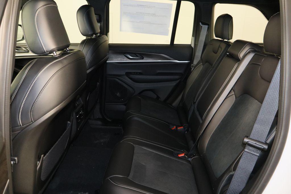 new 2026 Jeep Grand Cherokee car, priced at $44,064