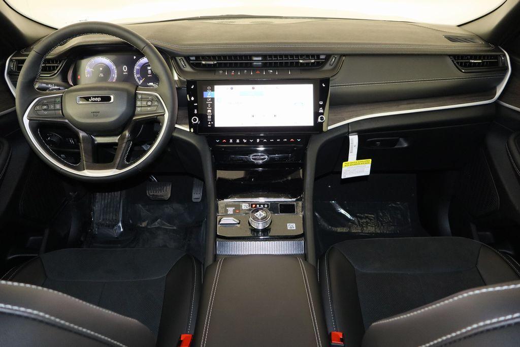 new 2026 Jeep Grand Cherokee car, priced at $44,064