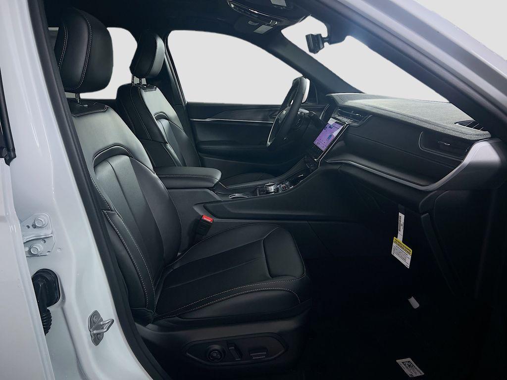 new 2025 Jeep Grand Cherokee L car, priced at $49,637