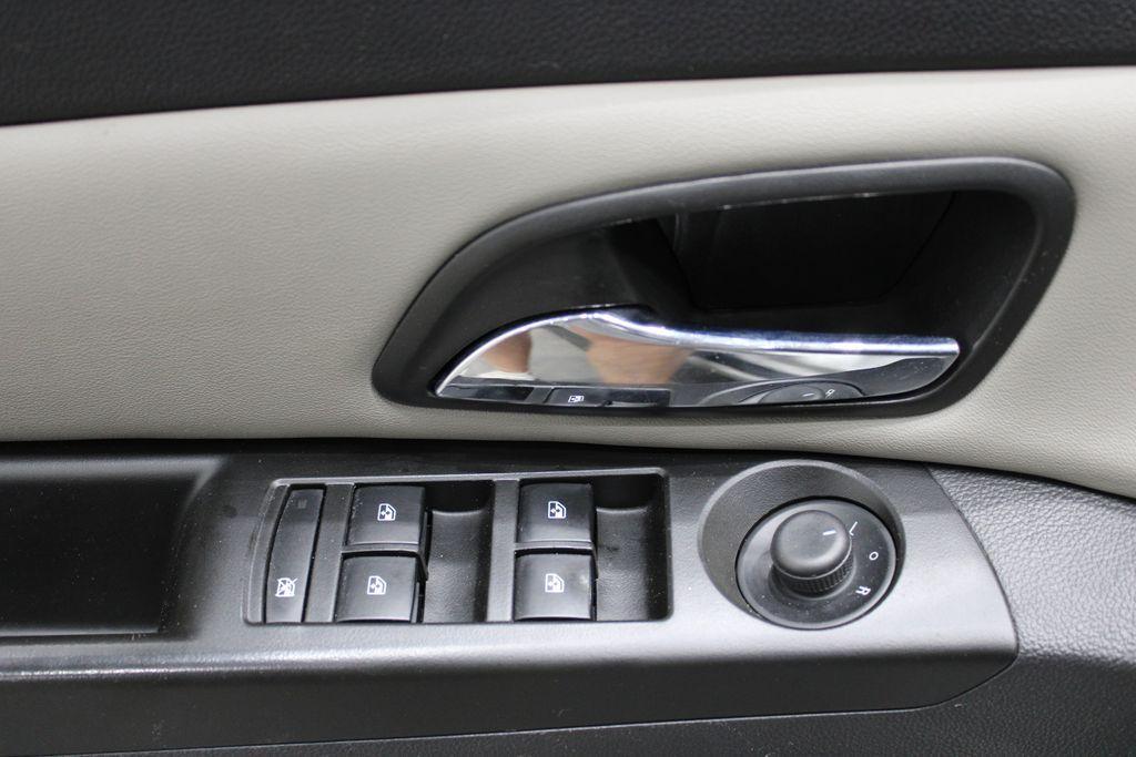 used 2014 Chevrolet Cruze car, priced at $5,800