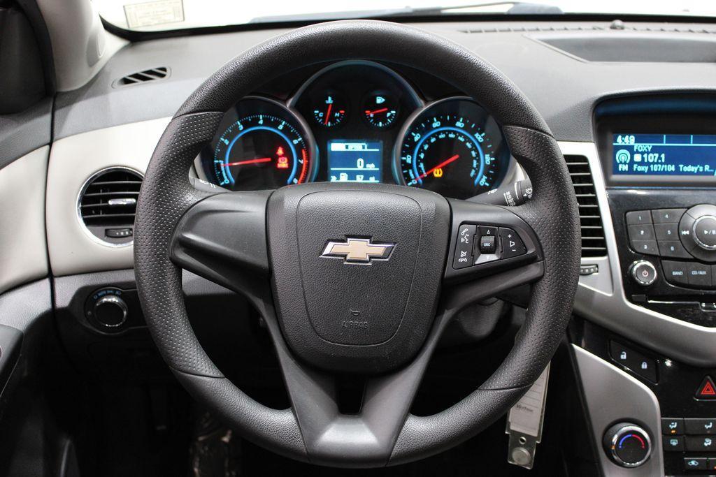 used 2014 Chevrolet Cruze car, priced at $5,800