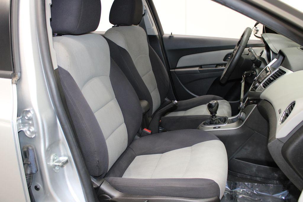 used 2014 Chevrolet Cruze car, priced at $5,800
