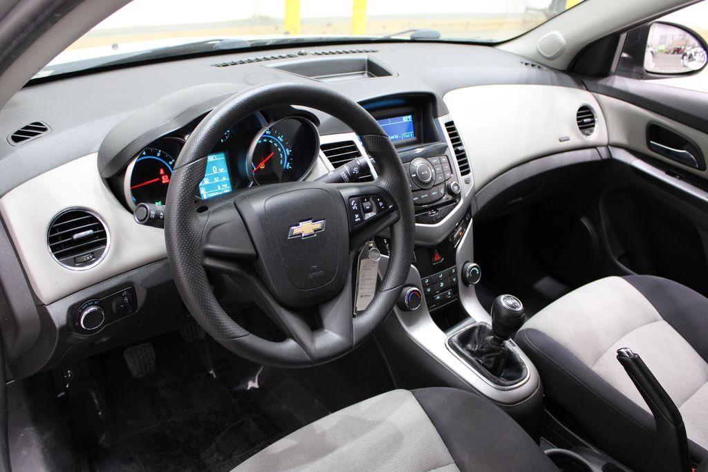 used 2014 Chevrolet Cruze car, priced at $5,800
