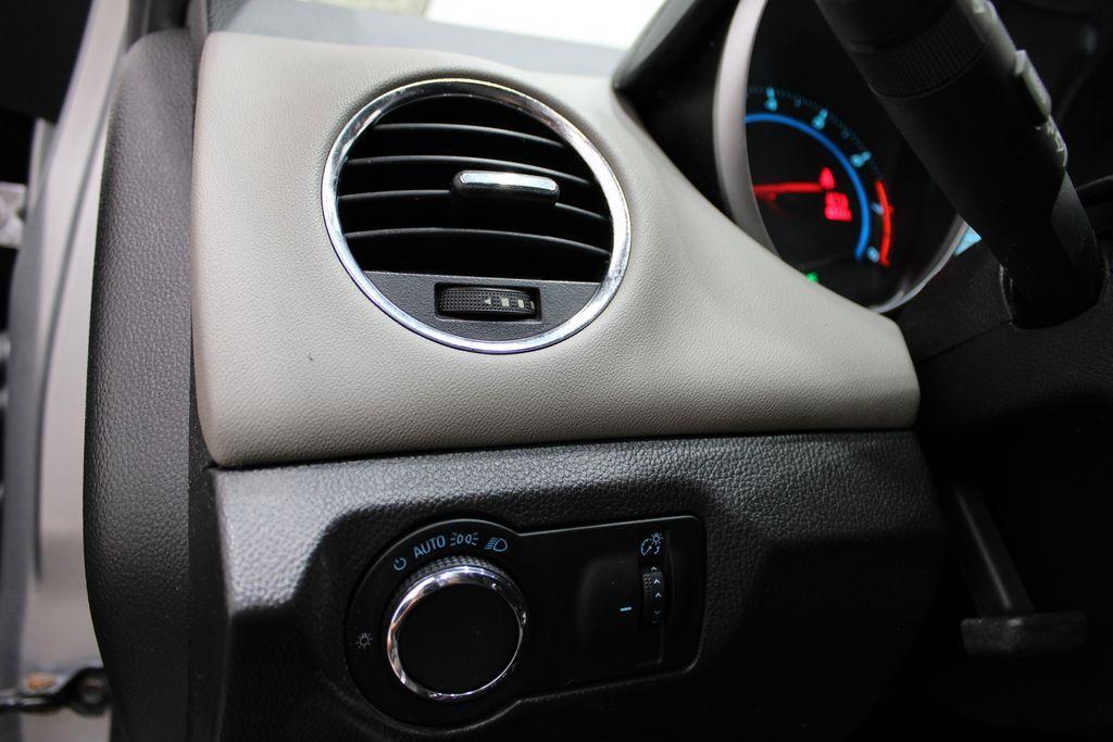 used 2014 Chevrolet Cruze car, priced at $5,800