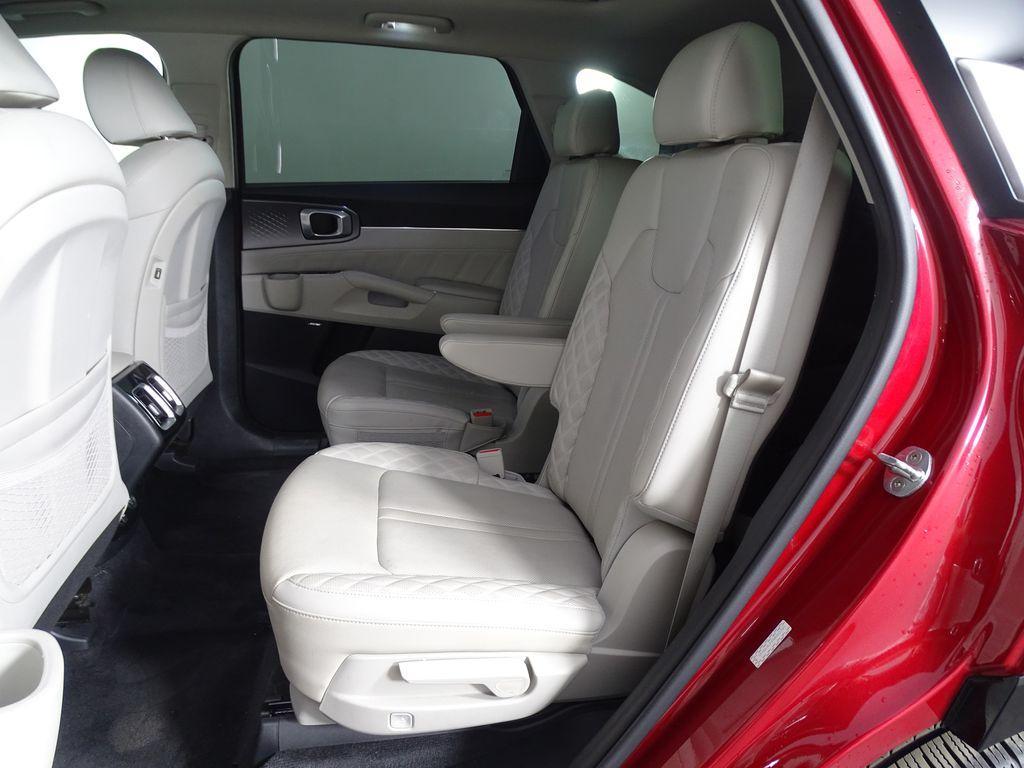 used 2022 Kia Sorento car, priced at $26,900