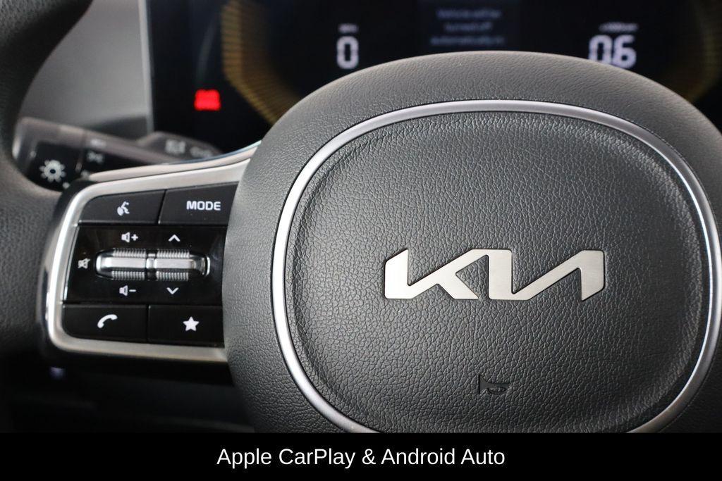 used 2025 Kia Sorento car, priced at $27,497