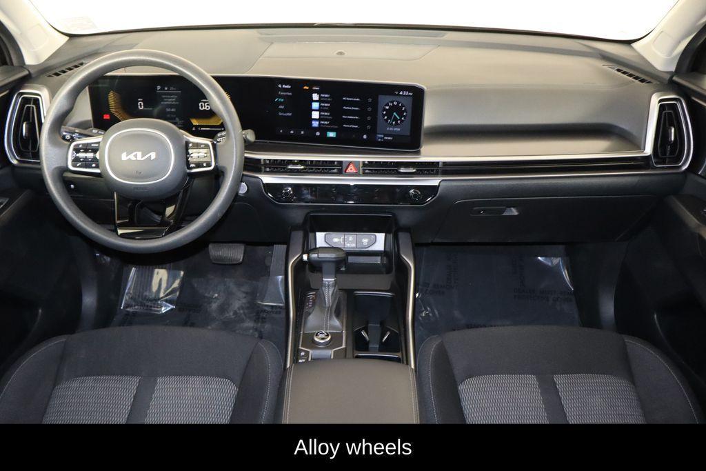 used 2025 Kia Sorento car, priced at $27,497