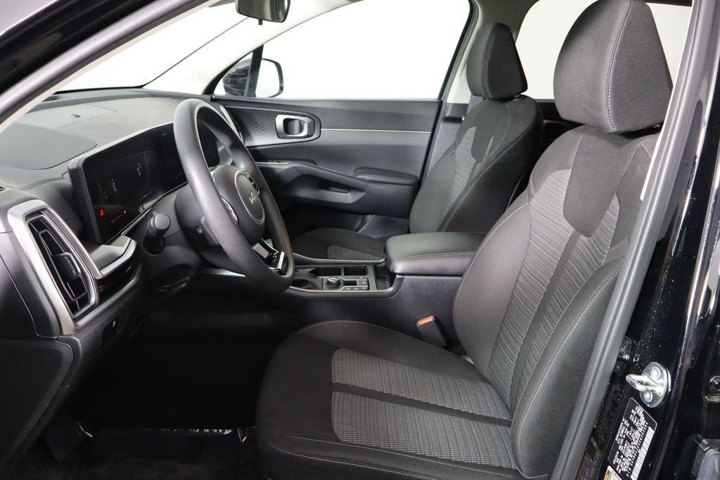 used 2025 Kia Sorento car, priced at $27,497