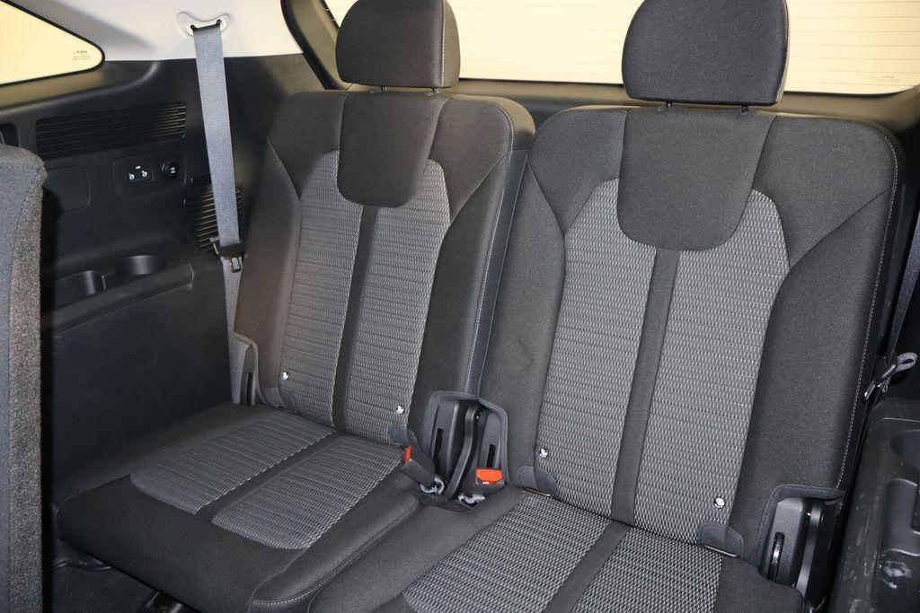 used 2025 Kia Sorento car, priced at $27,497