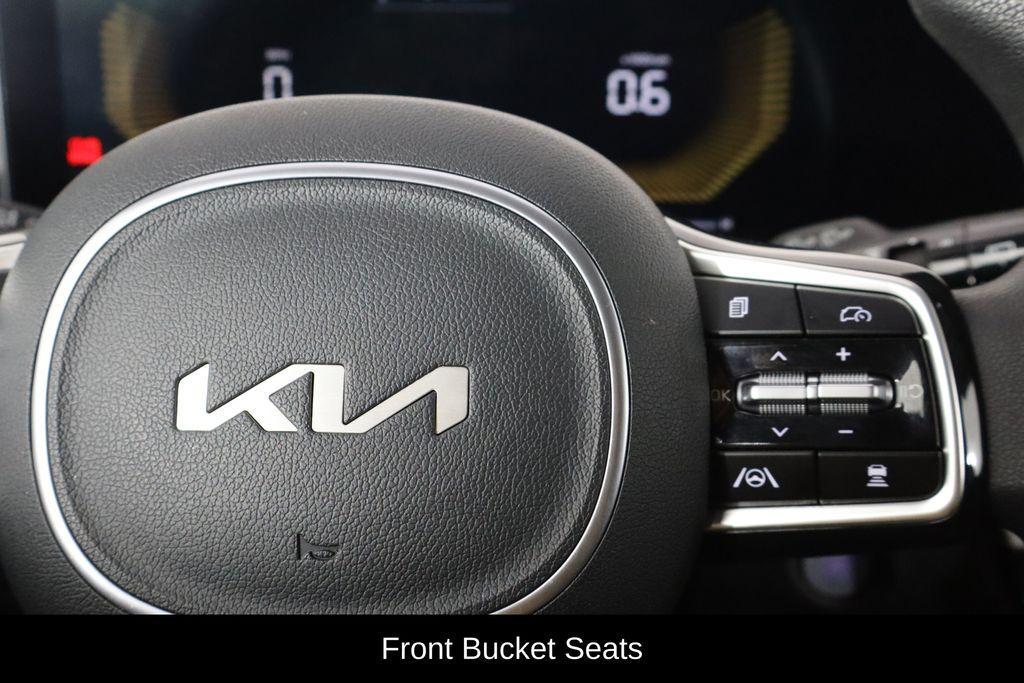 used 2025 Kia Sorento car, priced at $27,497