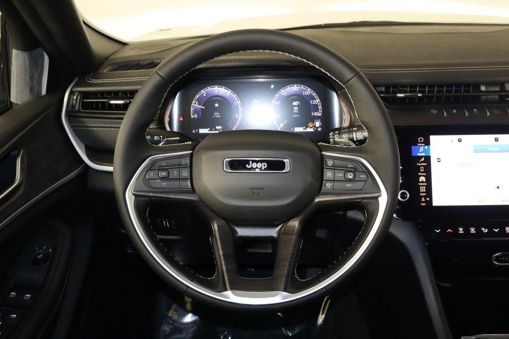 new 2026 Jeep Grand Cherokee car, priced at $42,065
