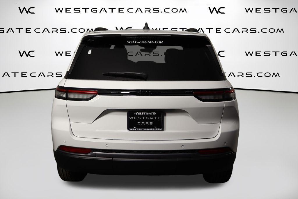 new 2026 Jeep Grand Cherokee car, priced at $42,065