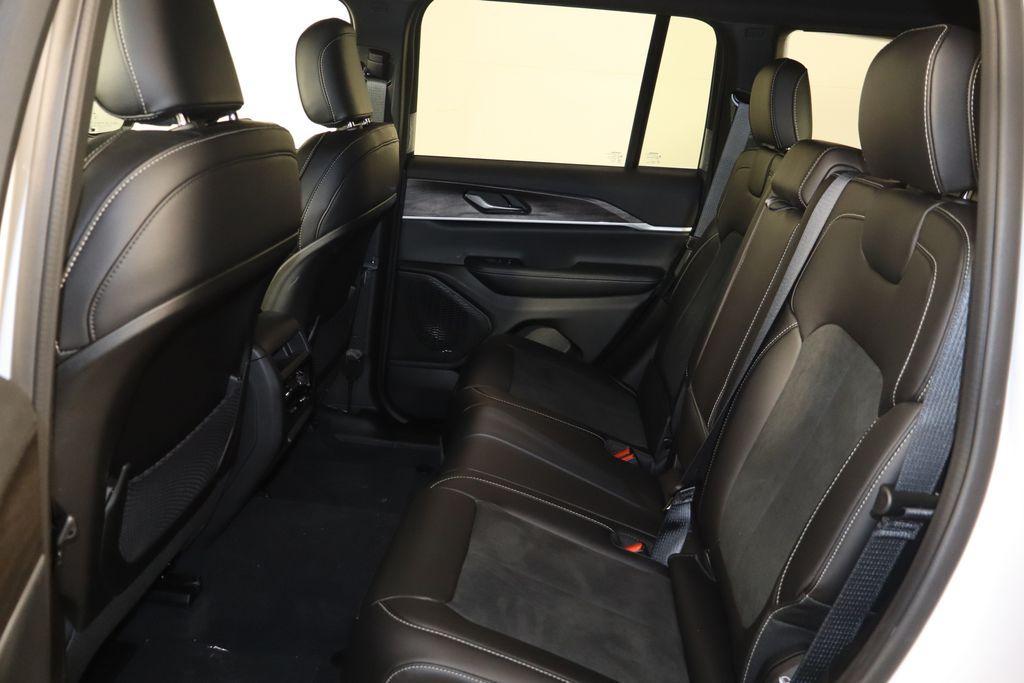 new 2026 Jeep Grand Cherokee car, priced at $42,065