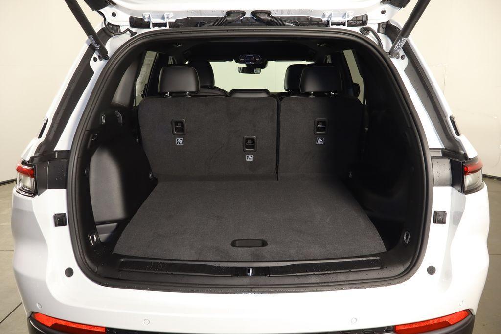 new 2026 Jeep Grand Cherokee car, priced at $42,065