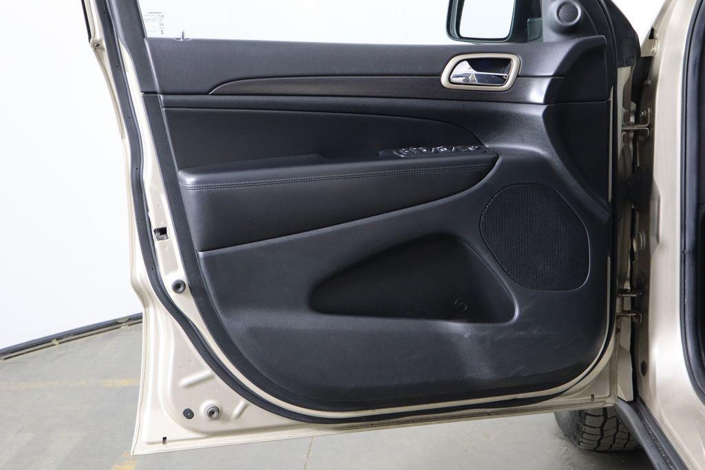 used 2014 Jeep Grand Cherokee car, priced at $10,597