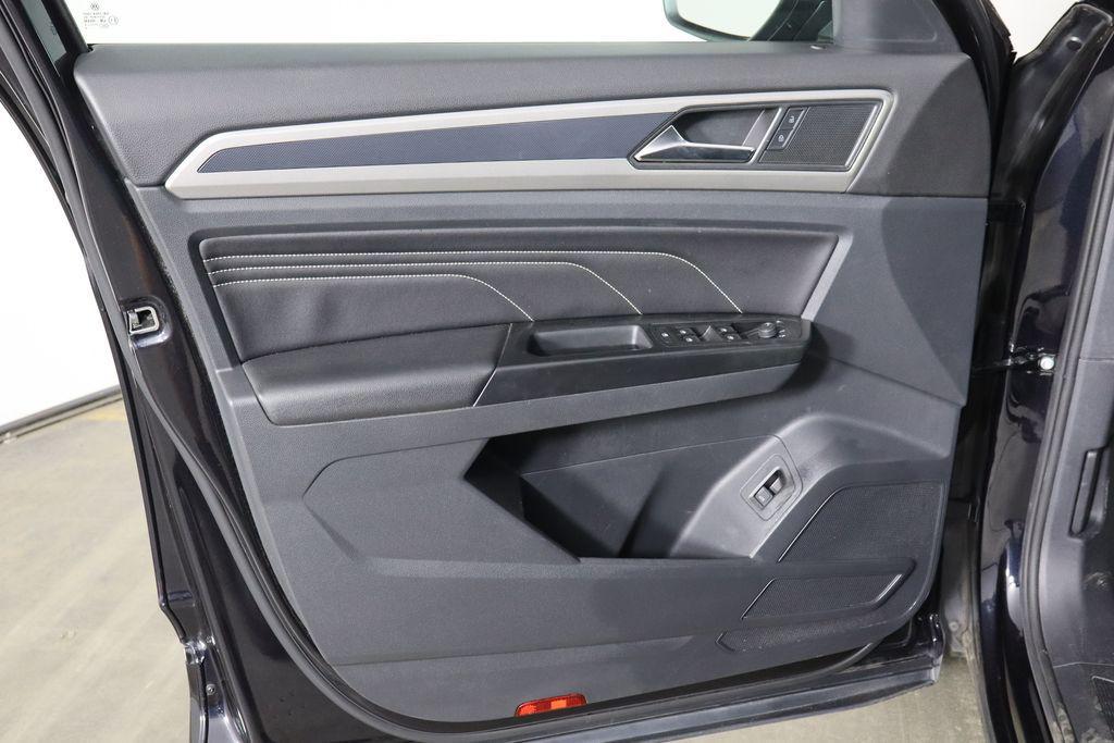 used 2020 Volkswagen Atlas Cross Sport car, priced at $15,600