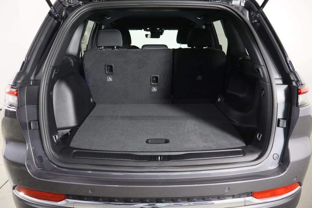 new 2026 Jeep Grand Cherokee car, priced at $32,765