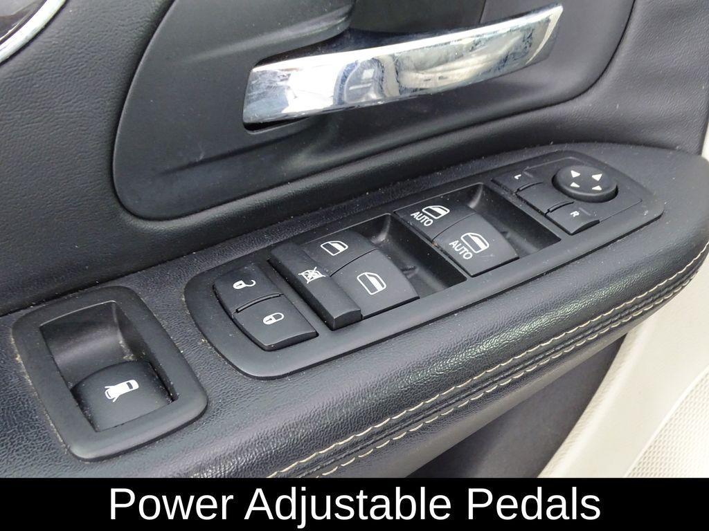 used 2014 Chrysler Town & Country car, priced at $6,497