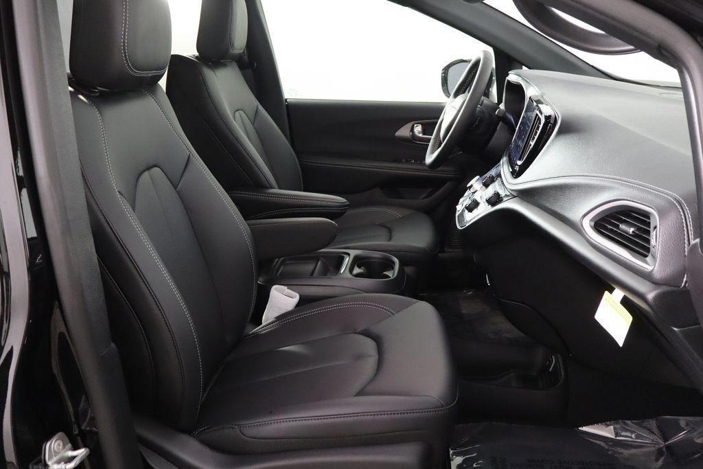 new 2027 Chrysler Pacifica car, priced at $46,460